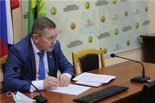 Глава администрации Шемуршинского района Денисов Владимир провел еженедельную планерку