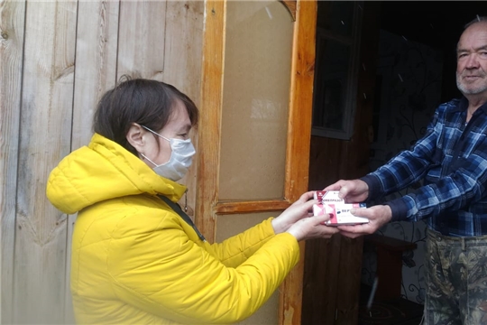 В Шумерлинском  районе волонтеры оказывают  помощь пожилым жителям деревень и сел.