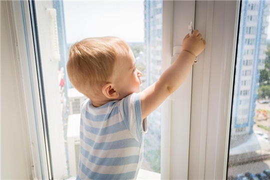 Осторожно, открытое окно! Памятка родителям о профилактике случаев выпадение детей из окон