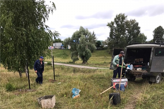 Работа по установке металлического забора в парке Победы д.Лесные Туваны завершается