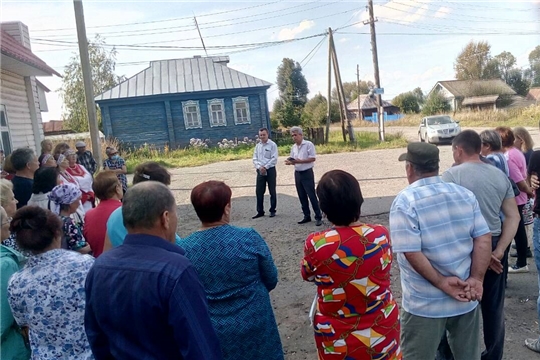 В Шумерлинском  районе состоялась  встреча главы администрации района Льва Рафинова  с населением