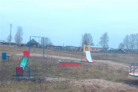 В деревне Чувашские Алгаши была установлена детская игровая площадка