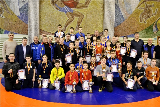 В столице Чувашии прошел традиционный турнир по вольной борьбе на призы Ивана Григорьева