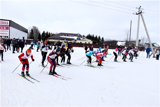 В 18-й раз проходит республиканская лыжная эстафета памяти чемпиона Чувашии Юрия Федотова