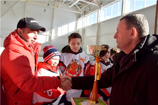 Хоккейные команды «Новчик» и «Спутник» - победители республиканских соревнований «Золотая шайба»