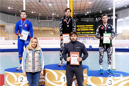 Конькобежец Тимур Карамов выиграл две медали всероссийских соревнований