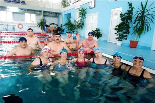 Обучение инструкторов в рамках программы обязательного обучения плаванию младших школьников набирает обороты