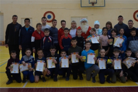 Соревнования по общей физической подготовке среди тренерских групп на призы Деда Мороза и Снегурочки