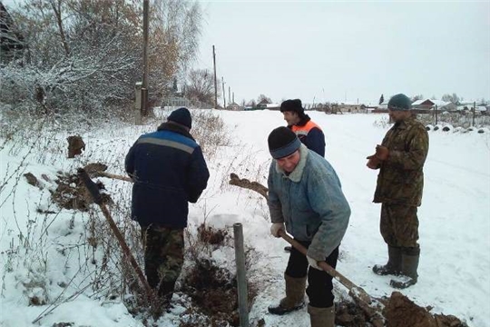 В деревне Козыльяры на улице Кубня отремонтировали водопровод