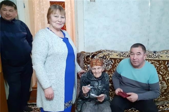 Вручение памятных юбилейных медалей "75 лет Победы в Великой Отечественной войне 1941-1945г.г." в Кудеснерском сельском поселении