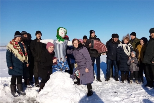 Весело проводили зиму в деревне Старое Муратово