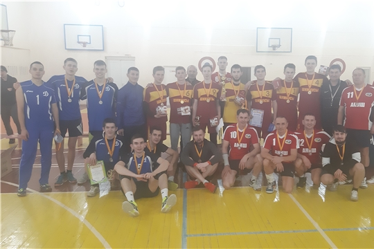 Открытый турнир по волейболу среди мужских команд на кубок главы администрации Урмарского района