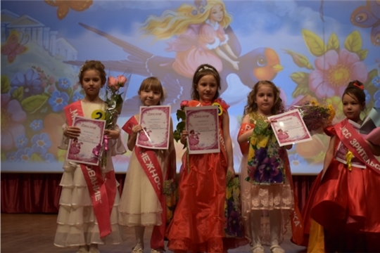 В Урмарском Доме культуры состоялся районный шоу-конкурс «Мисс Дюймовочка-2020»