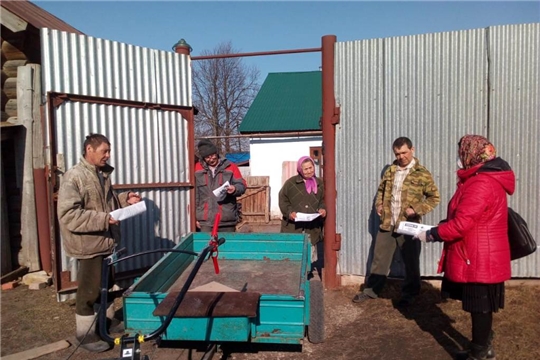 Волонтеры Большеяниковского сельского поселения ведут разъяснительные работы по предотвращению пожаров и профилактике нового инфекционного заболевания COVID - 19