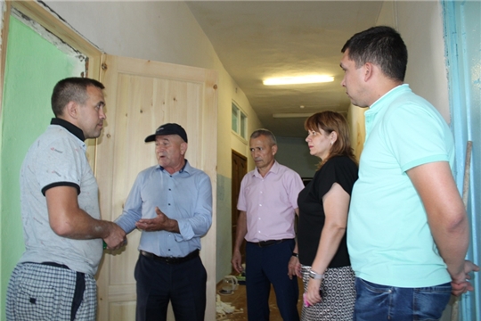 И.о. главы администрации Урмарского района Н.А. Павлов ознакомился с ходом проведения капитального ремонта  объектов образования