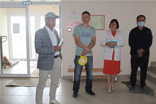 На объекте капитального ремонта Дом спорта состоялось   рабочее совещание с участием главы администрации Урмарского района