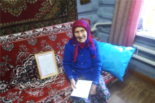 Труженицу тыла из деревни Тегешево Чернову Раису Анисимовну поздравили с 90 – летним юбилеем