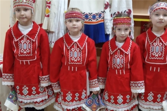 Час информации «Сохраняя традиции чувашской вышивки"