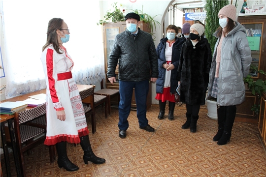 Глава администрации Урмарского района Д. Иванов посетил очередной объект культуры