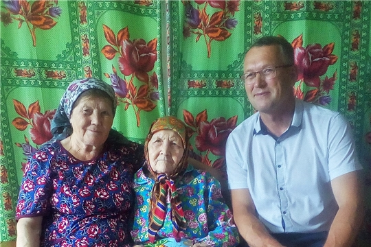 90-летний юбилей отметила жительница деревни Азим-Сирма  Григорьева Екатерина Григорьевна