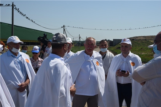 Министр сельского хозяйства Сергей Артамонов с рабочим визитом посетил Вурнарский район