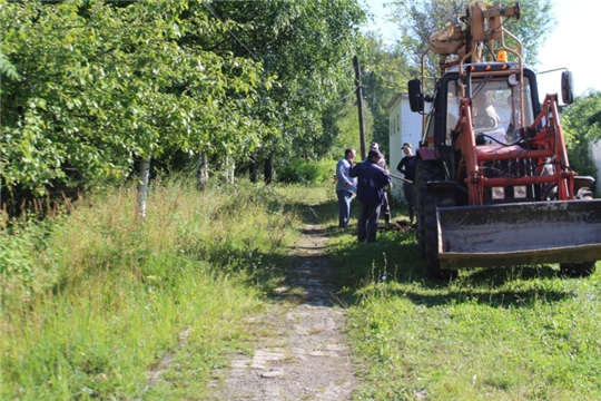 В п. Вурнары продолжается работа по благоустройству парка культуры и отдыха