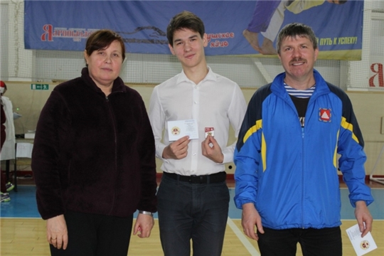 Наши юноши легкоатлеты получили золотые значки ВФСК «ГТО»