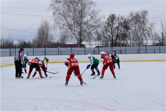 Хоккей на льду ФСК "Присурье": г.Ядрин-пгт.Вурнары. Со счетом 1-0 победу одержал г.Ядрин
