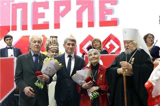 Состоялось вручение первых медалей «100 лет образования Чувашской автономной области»