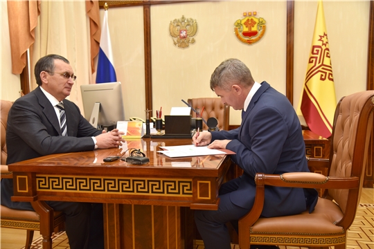 Глава Чувашии Олег Николаев наделил полномочиями сенатора от республики Николая Федорова