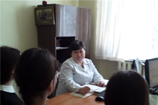 Врач психиатр-нарколог Яльчикской ЦРБ Рената Шакова провела беседу о вреде наркотиков и ПАВ