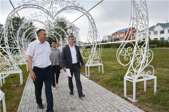 Яльчикский район с рабочим визитом посетил министр строительства, архитектуры и ЖКХ Чувашской Республики Александр Героев