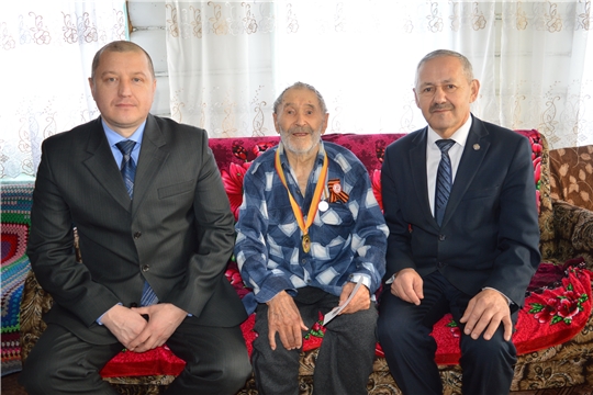 Юбилейная медаль вручена ветерану войны Григорию Филипповичу Морозову и труженикам тыла, проживающим в Чутеевском сельском поселении