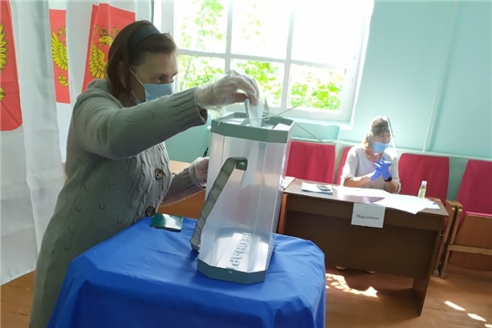 Янтиковцы активно пришли на участки в первый день голосования