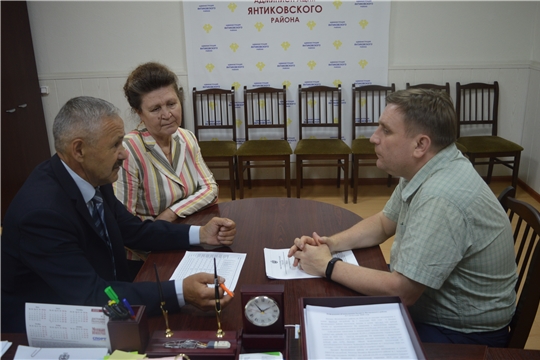 Министр Михаил Анисимов посетил Янтиковский район