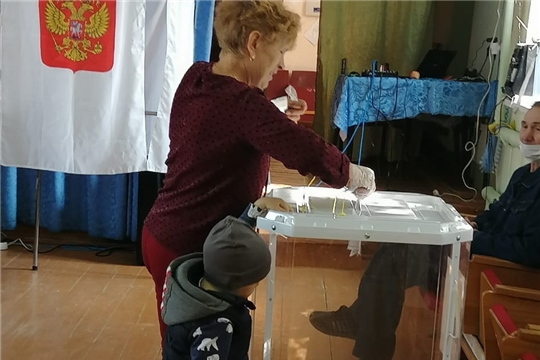 В Янтиковском районе на 12 часов проголосовали 64,2% избирателей