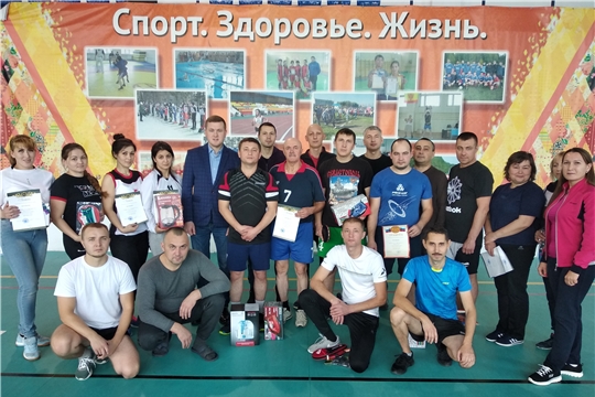 Турнир Янтиковского района по настольному теннису собрал самых активных и ловких