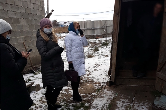 Комиссия по делам несовершеннолетних проверяет условия проживания детей