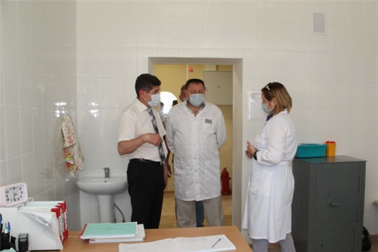 Глава администрации района Сергей Беккер ознакомился с работой подстанции скорой медицинской помощи г. Цивильска